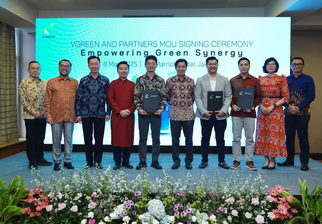 dealer BYD Surabaya harga BYD terbaru BYD Atto 1 Surabaya infrastruktur pengisian mobil listrik PLN mobil listrik BYD Indonesia